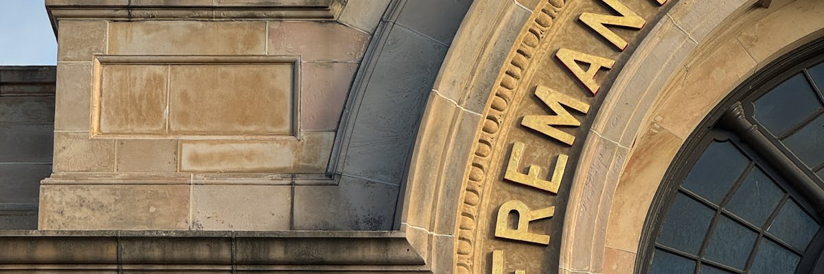 Stone entrance arch with Fremantle lettering